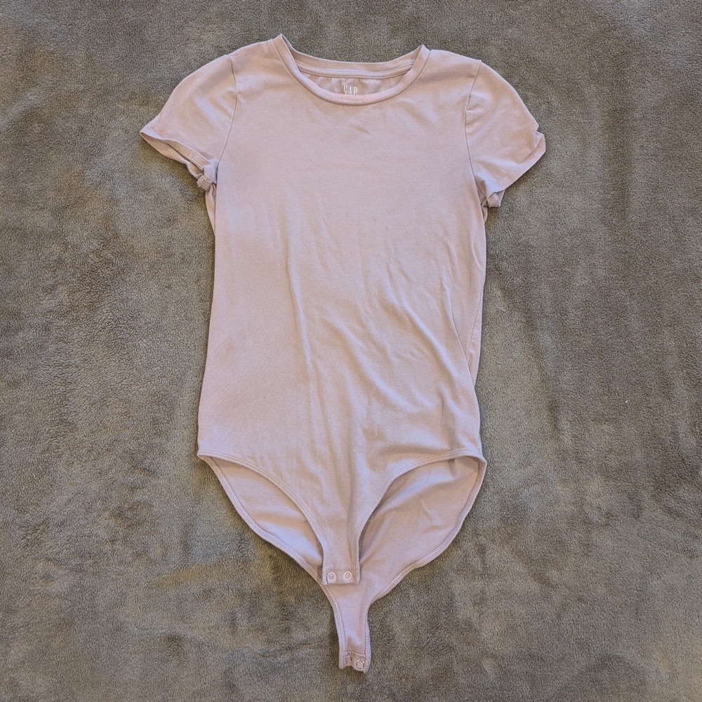 Women's Gap Bodysuit Short Sleeve Shirt In Pale Pink, Size XS